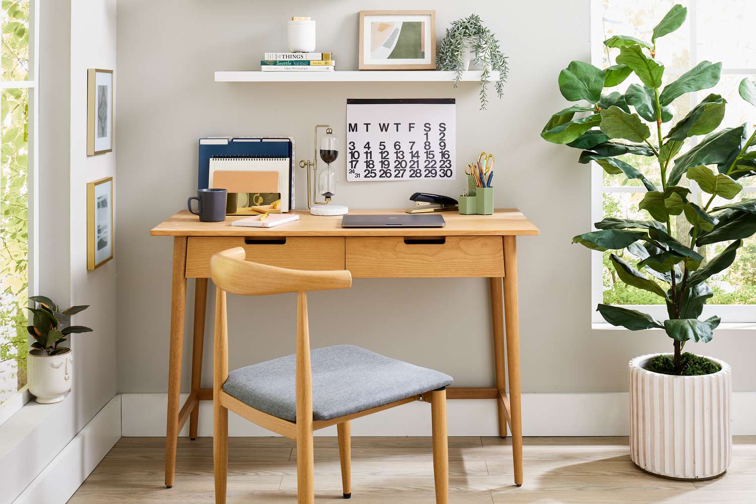 Chic Home Study Desk Ideas Blending Aesthetics with Practicality