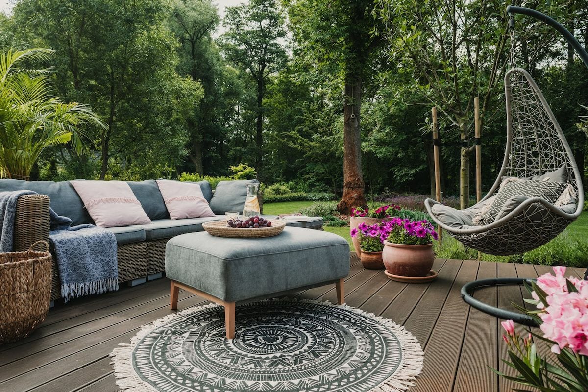 Transforming Your Outdoor Space with Stylish Furnishings